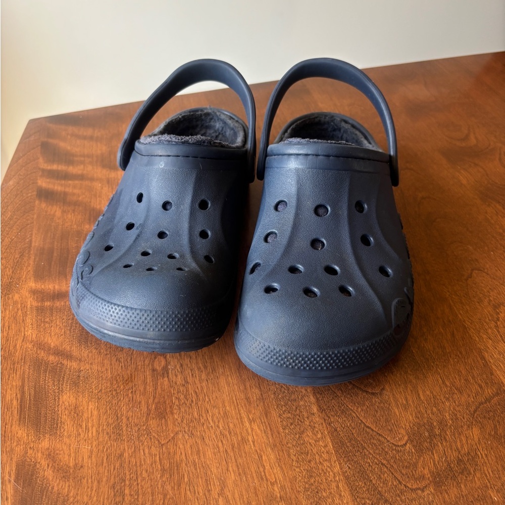 CROCS Black Fuzzy-Lined Slip-On Clog Mules